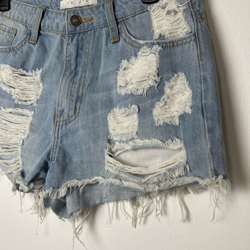 Nature Distressed Light Washed jean Short Size M - Picture 2 of 9